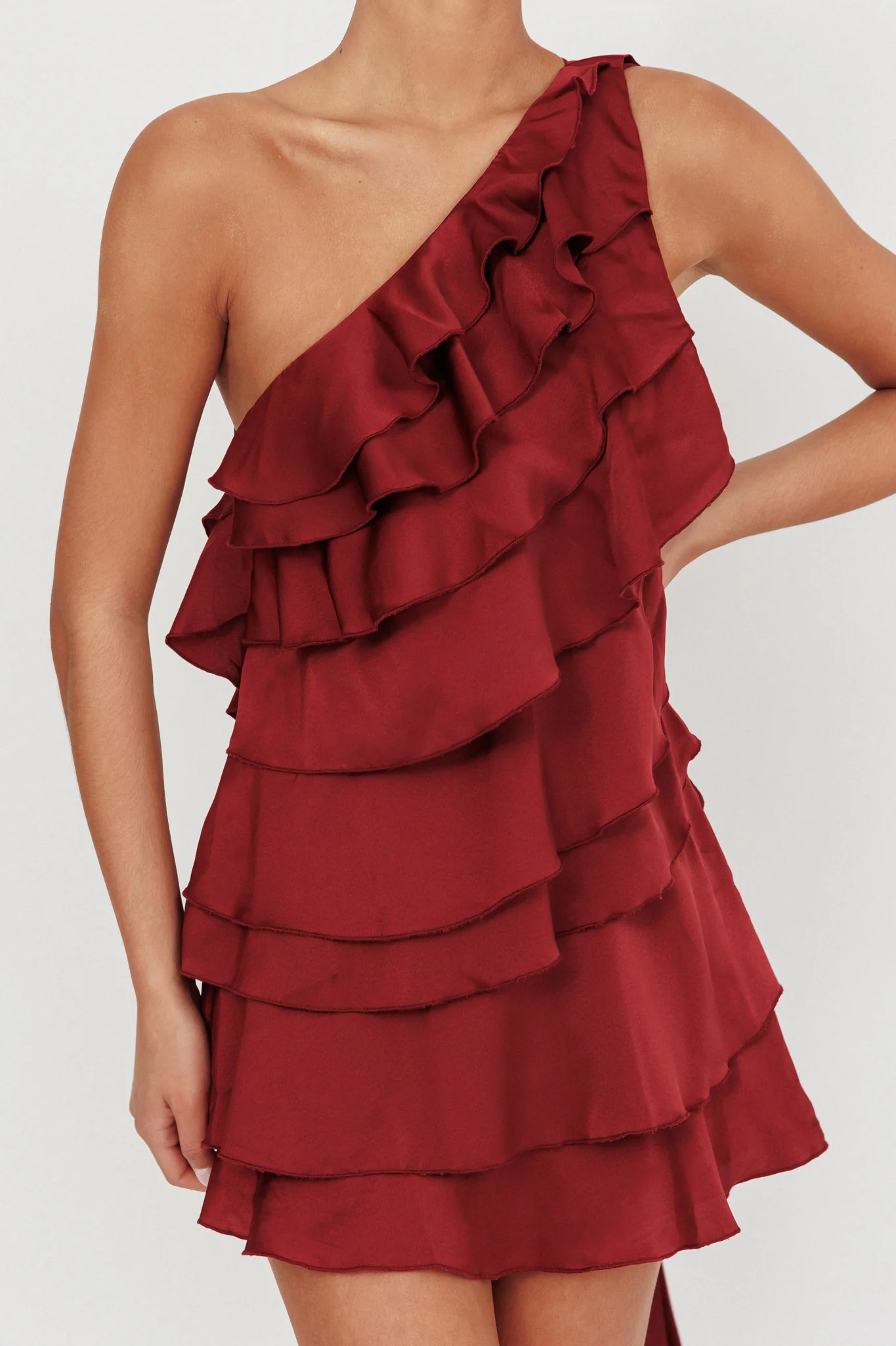 Arrabel Tiered Ruffle One Shoulder Mini Dress Wine - Image 3