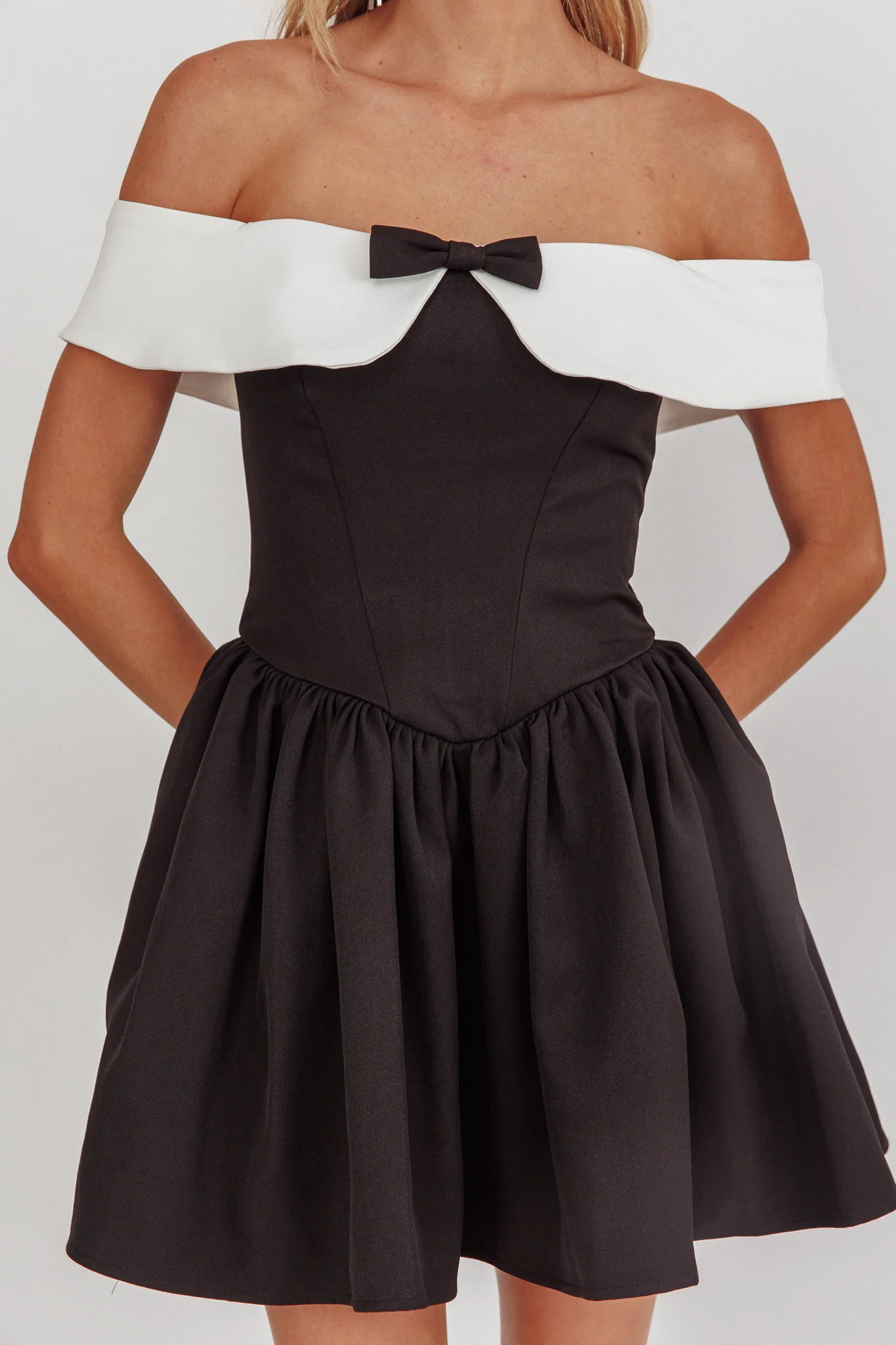 Grace Kelly Contrast Off-Shoulder Mini Dress Black - Image 4