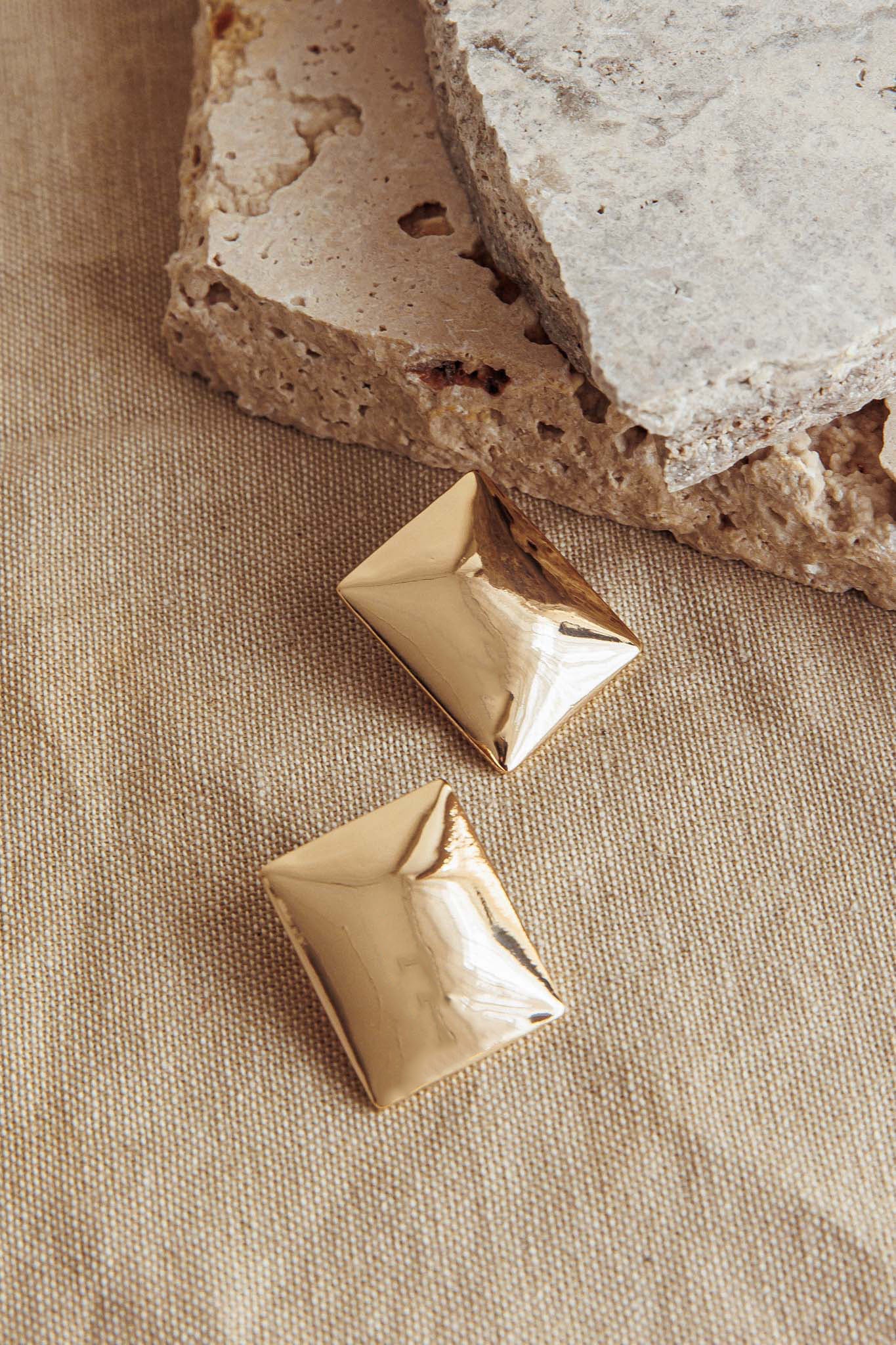 Hendrix Rectangle Cabochon Earrings Gold - Image 2