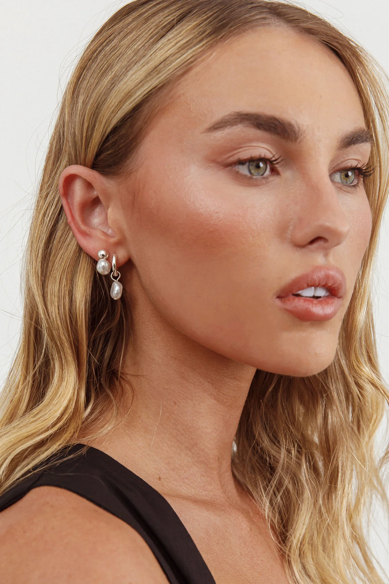 Isadore Hoop And Stud Earrings Set Light Silver/Pearl - Image 2