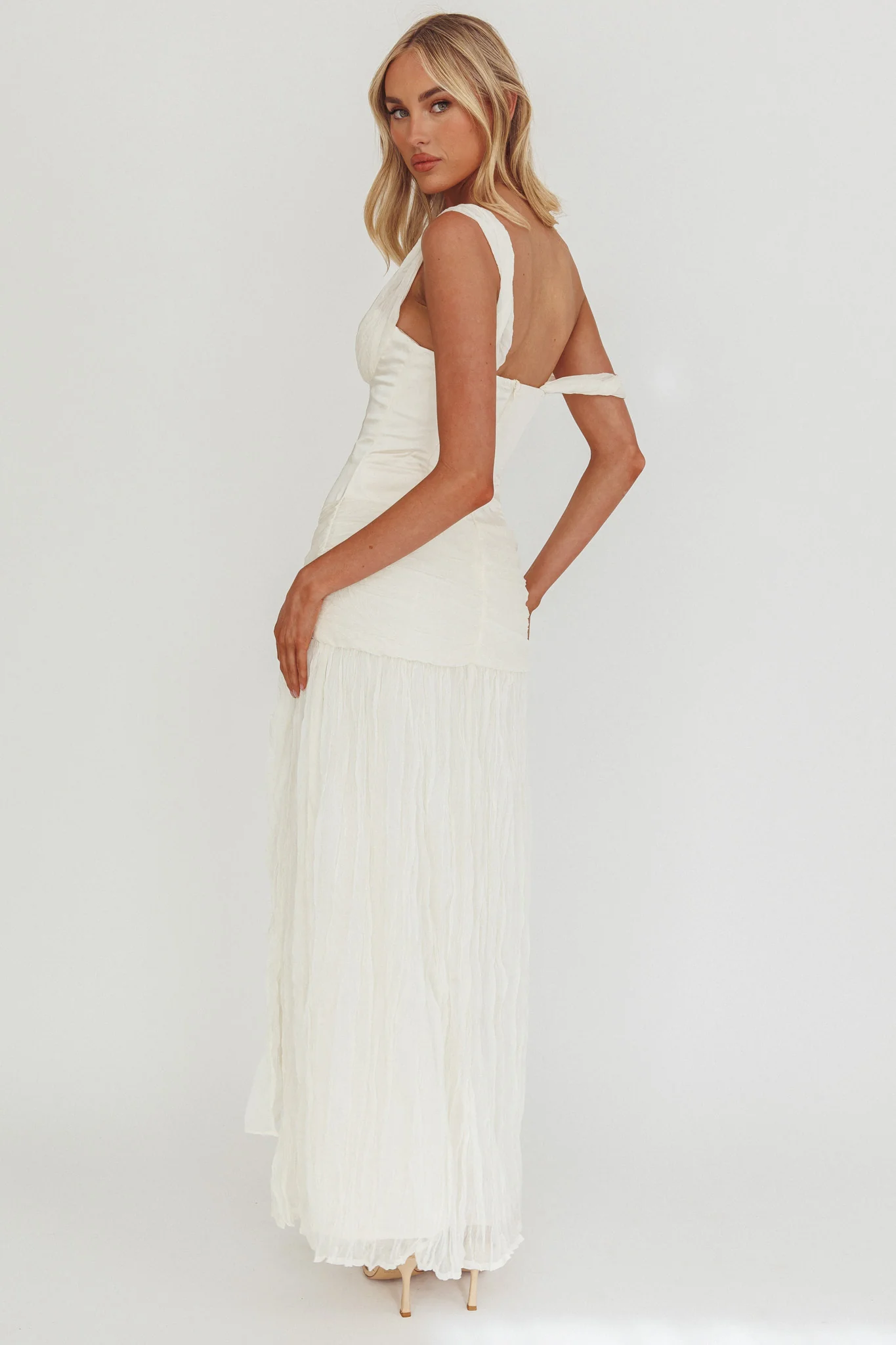 Keia Crepe Chiffon One-Shoulder Maxi Dress Oyster - Image 2