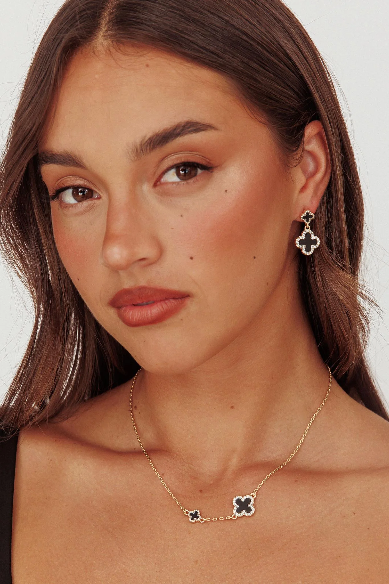Kristin Four-Leaf Clover Necklace Gold Black - Image 2