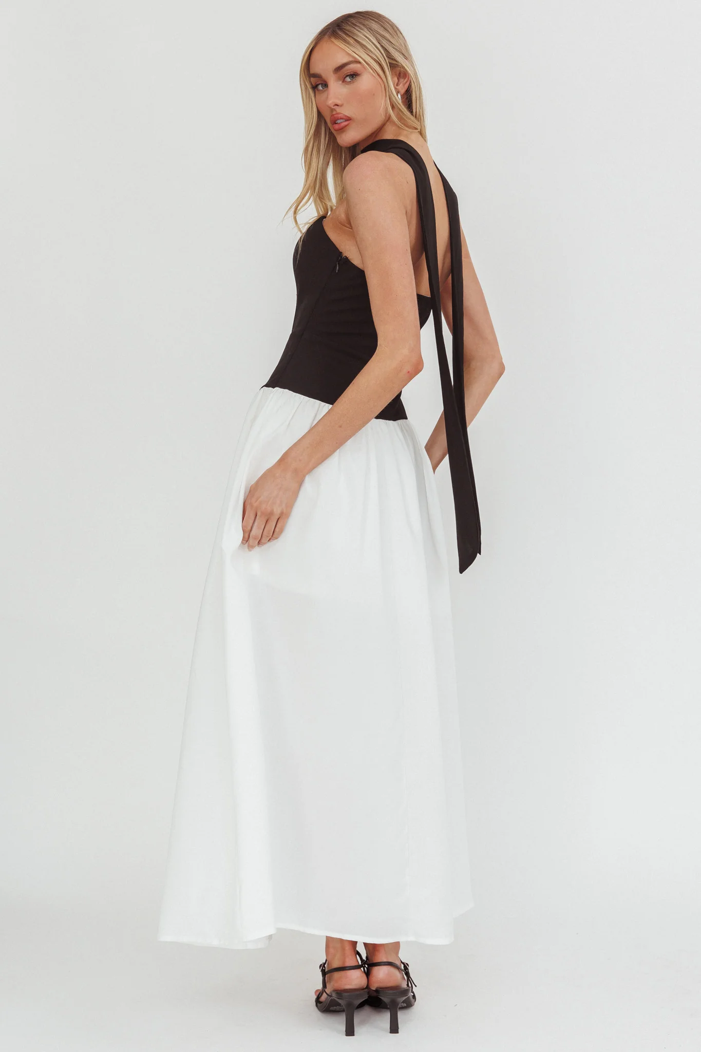 Lennix Strapless Scarf Maxi Dress Black/White - Image 3