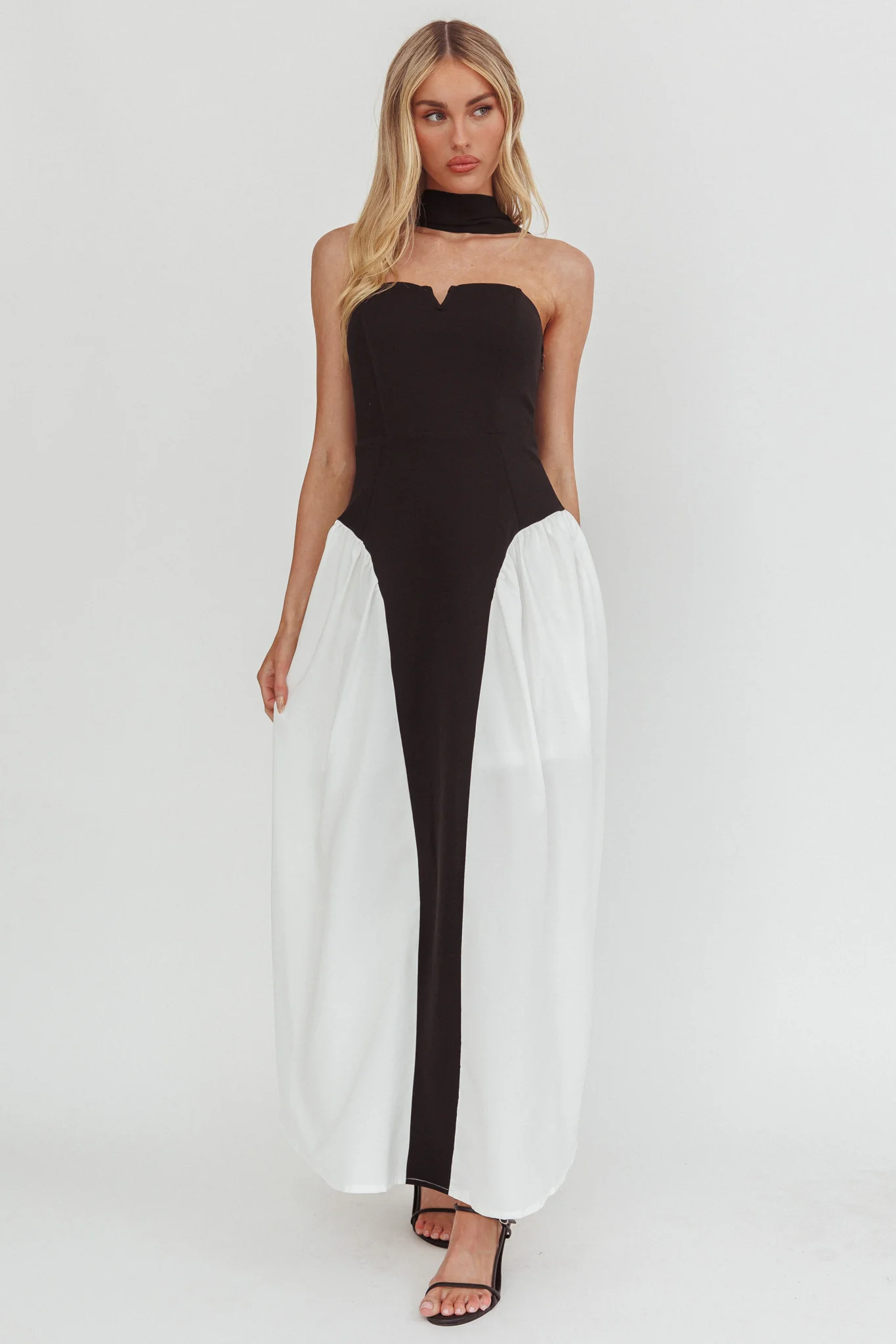 Lennix Strapless Scarf Maxi Dress Black/White - Image 5