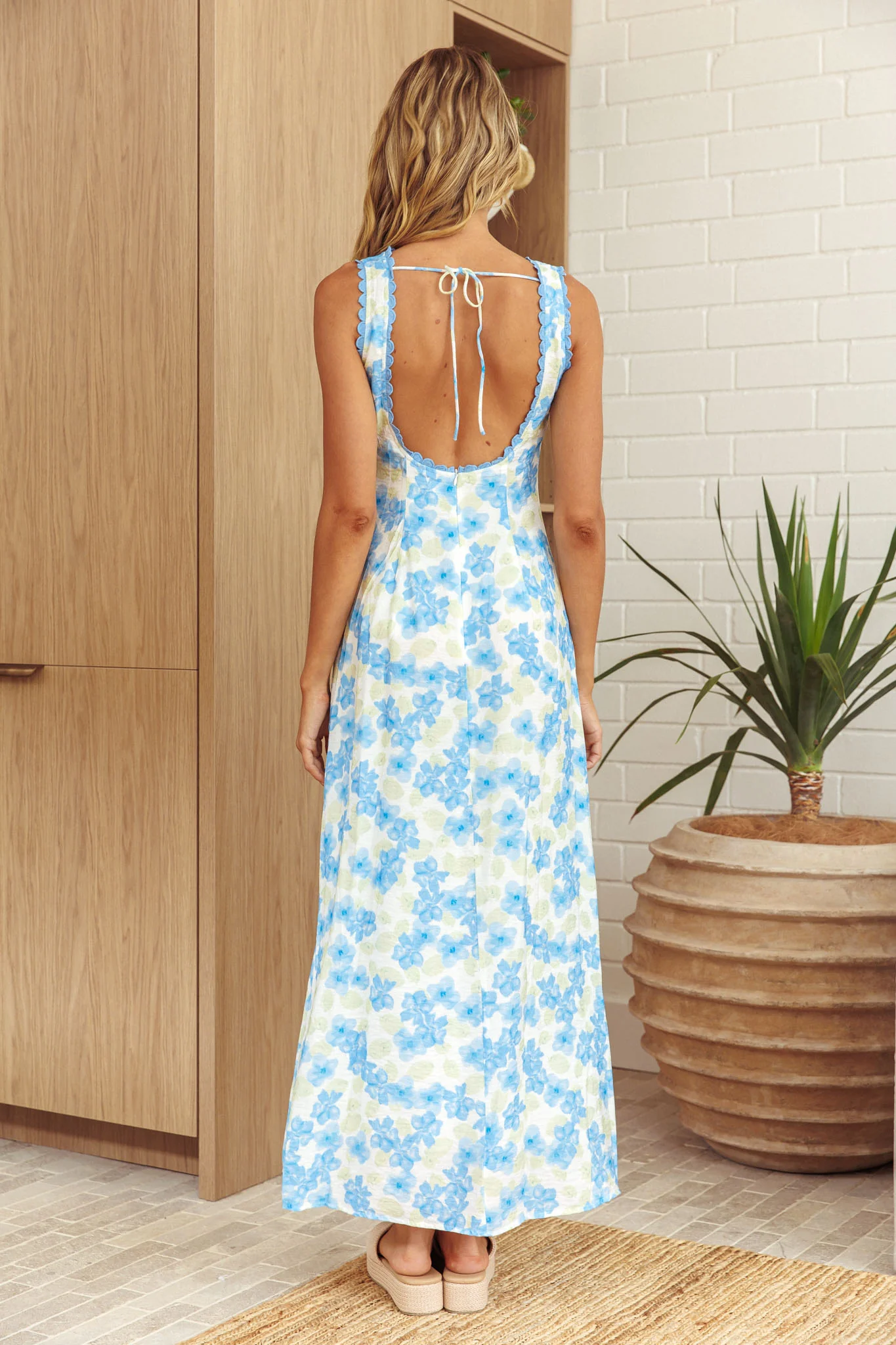 Made For You Scoop Back Maxi Dress Floral Blue - Image 3