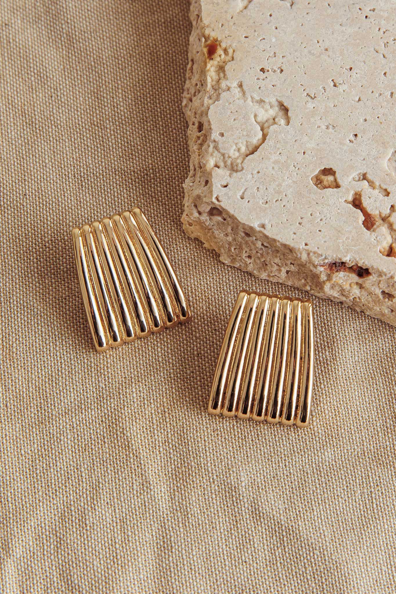 Parker Ridged Geometric Earrings Gold - Image 2
