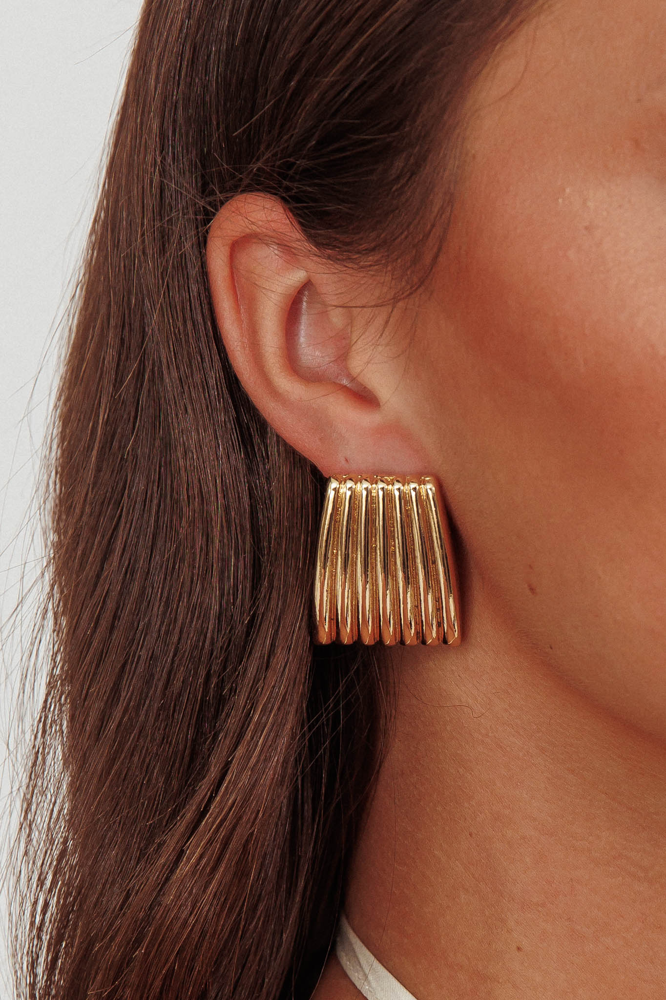 Parker Ridged Geometric Earrings Gold - Image 3