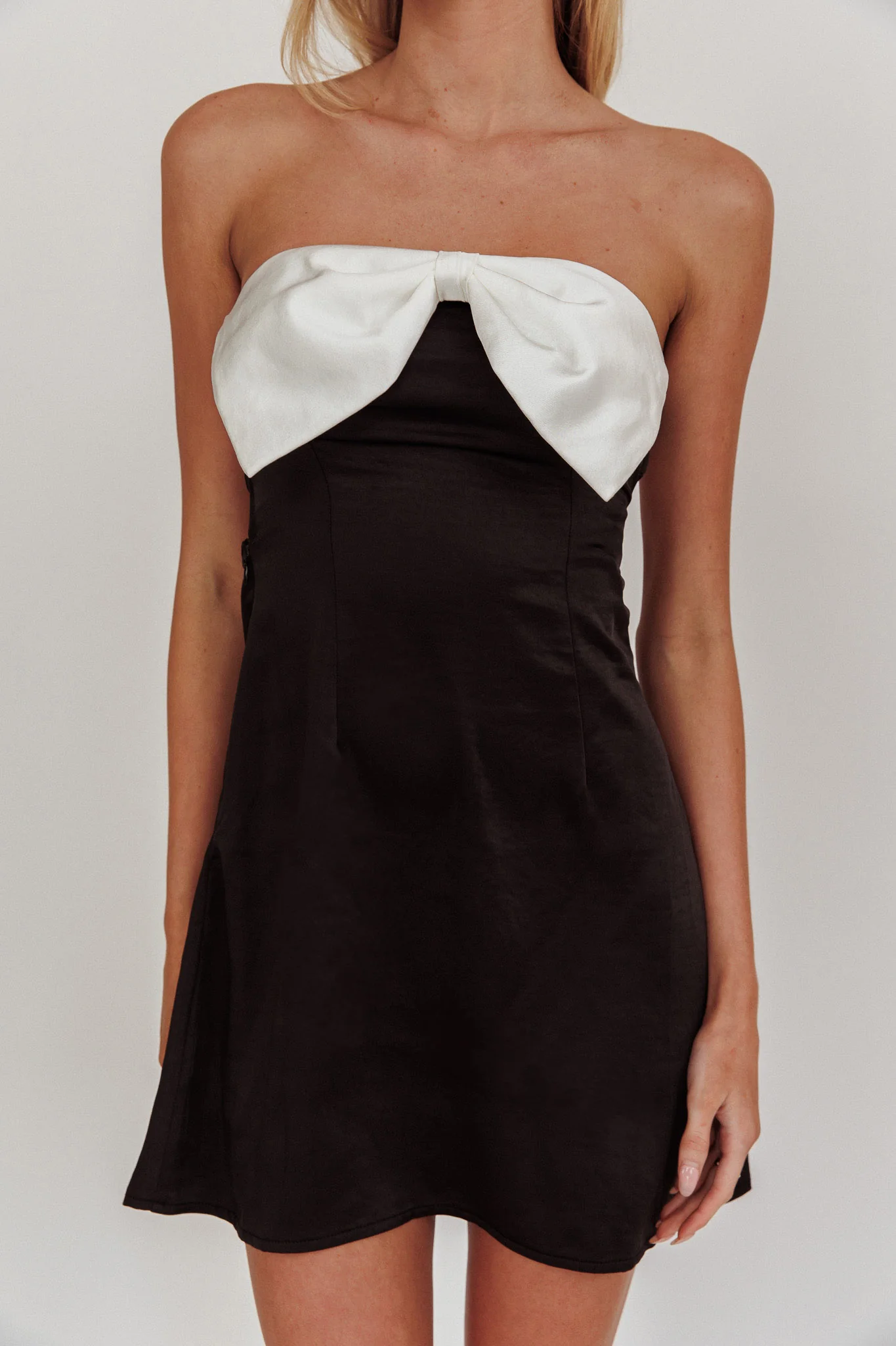 Sandi Bow Bust Mini Dress Black - Image 3
