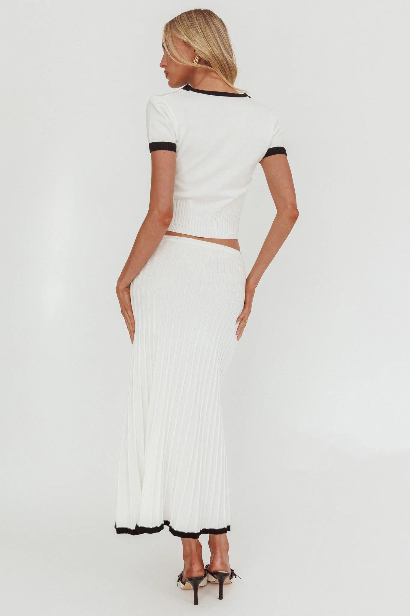 Yaeli Ribbed Knit Maxi Skirt White - Image 3